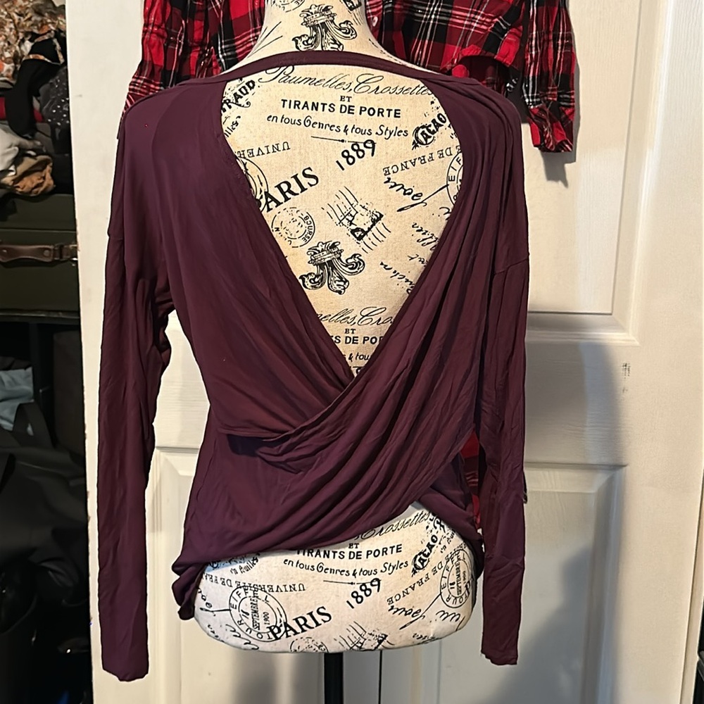 Victoria's Secret Open Back Long Sleeve Sleep Shirt - Picture 4 of 6